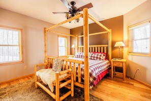 4 bedrooms, WiFi, bed sheets