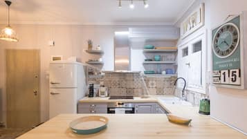 Apartment, 1 Bedroom | In-room dining