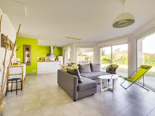 Maison contemporaine Biscarrosse, 7 pers., 3 ch., Wi-Fi, sur terrain 700m², proche activités et plages