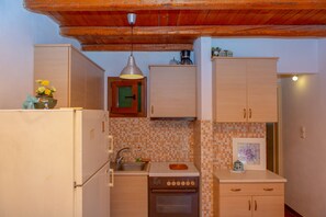 Standard Double Room (Guesthouse) | Private kitchen | Full-sized fridge, stovetop, cookware/dishes/utensils - Armonia Studios and Villas (Naxos)