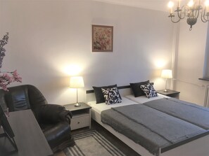 Apartment, 2 Schlafzimmer | 2 Schlafzimmer, Zimmersafe, individuell dekoriert