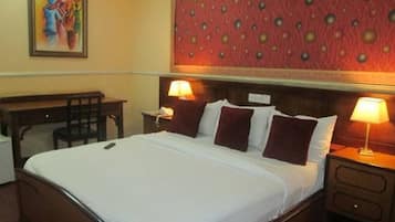 Minibar, desk, laptop workspace, blackout curtains