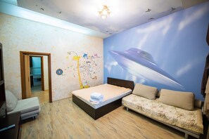 2 bedrooms, iron/ironing board, free WiFi