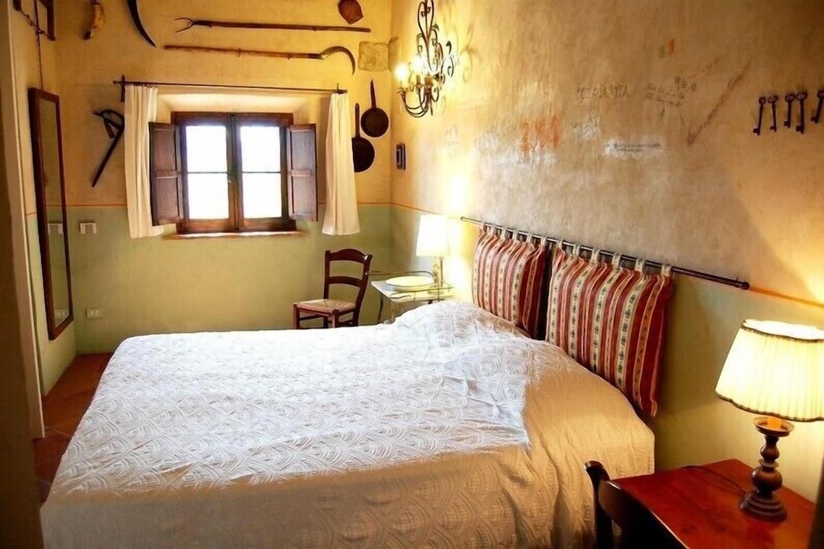 Appartamento, 1 camera da letto | 1 camera, una scrivania, Wi-Fi gratuito, lenzuola