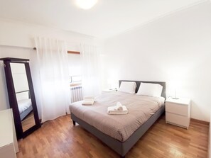 1 chambre, fer et planche à repasser, Wi-Fi gratuit, draps fournis