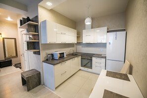 Apartment | Eigene Küche | Kühlschrank, Mikrowelle, Herdplatte, Wasserkocher