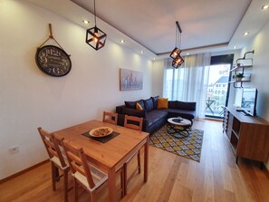 In-room dining - Srecko No1 Apartment (Belgrade)