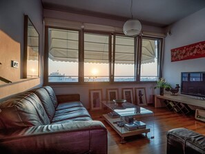 Luxury Apartment | Living room | Flat-screen TV, DVD player - Pentari Bitsakis House (Chania)