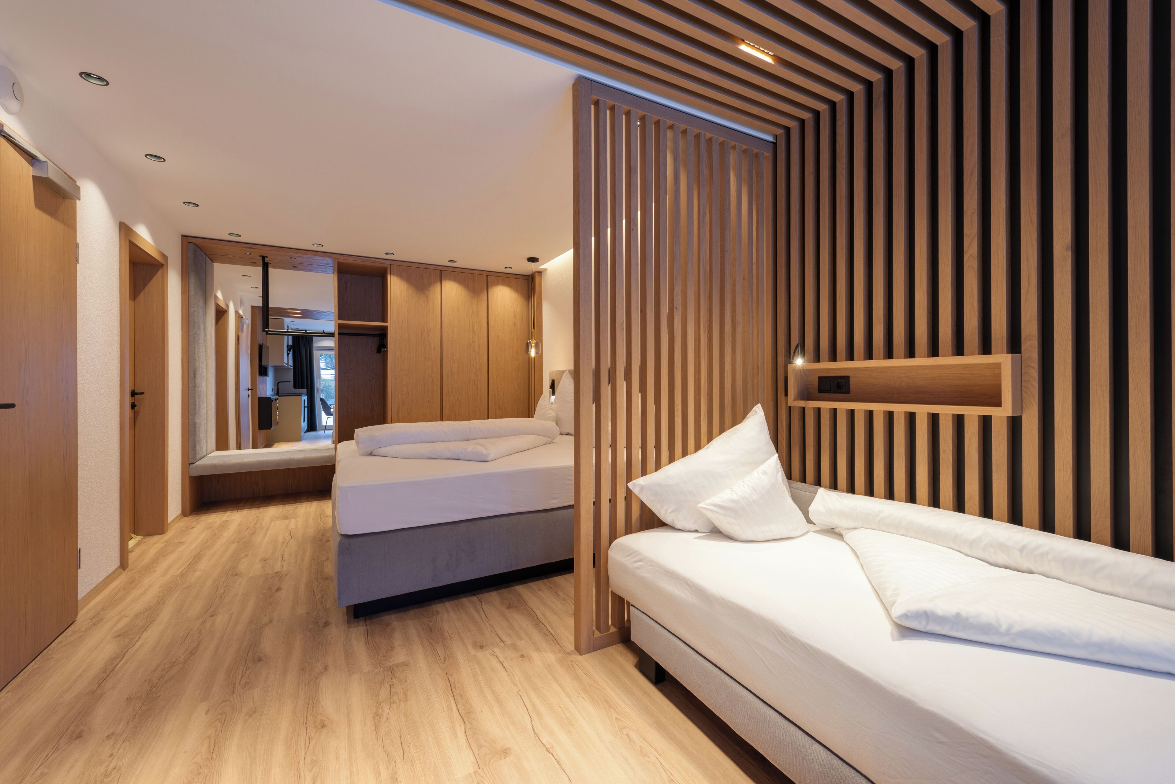 Superior-studio | Oleskelualue | LED-televisio, videopelikonsoli, DVD-soitin, pöytätennispöytä