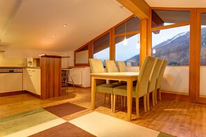 Apartamento | Zona de estar | Una televisión