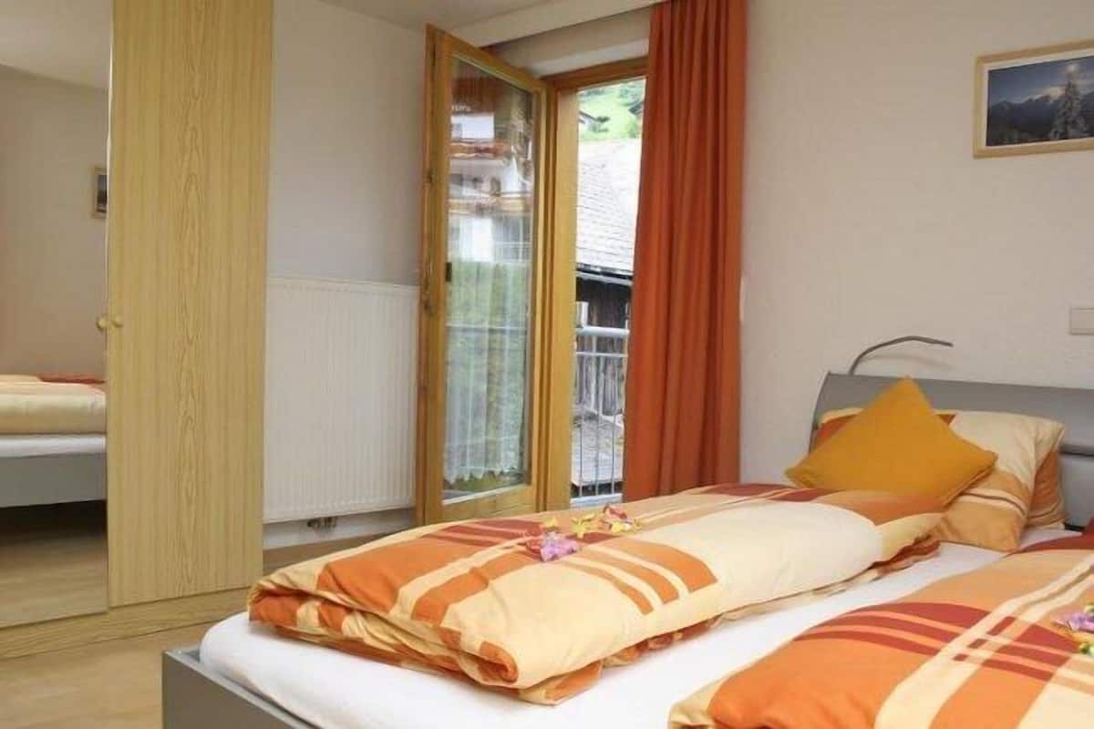 Apartment | Free WiFi, bed sheets