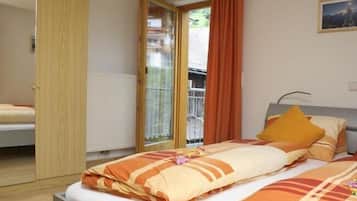 Apartment | Free WiFi, bed sheets