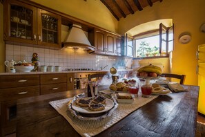 Daily cooked-to-order breakfast for a fee - Villa Fontocchio (Cortona)