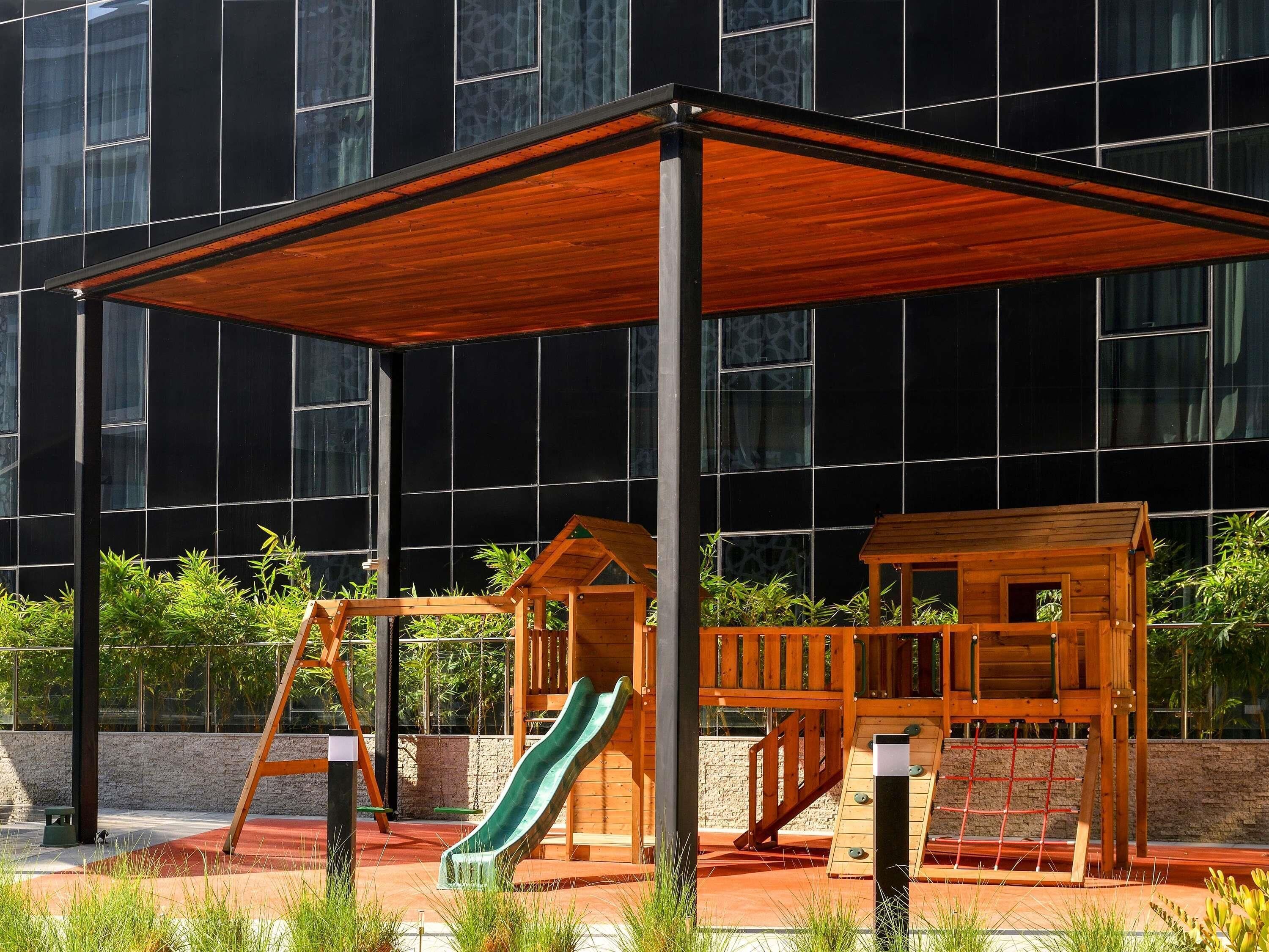 Photo - Grand Mercure Dubai City