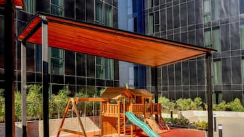 Children’s play area – outdoor