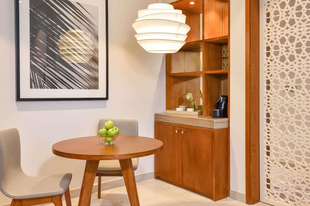 1 soveværelse, minibar, pengeskab på værelset, skrivebord