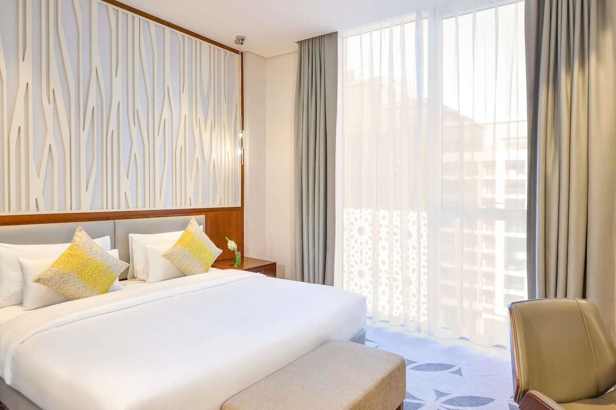Premium Suite | Coffre-fort, bureau, rideaux dâobscurcissement, systĂšme dâinsonorisation