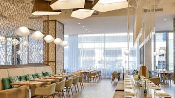 2 restaurants, breakfast, lunch, dinner served; Middle Eastern cuisine