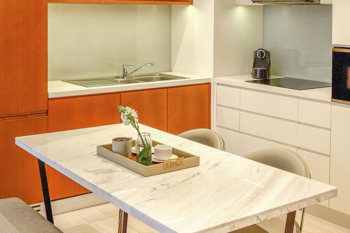 coffee/tea maker, electric kettle, eco-friendly cleaning products