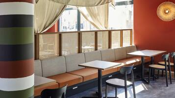 Morgenmadsbuffet hver dag (18 EUR pr. person)