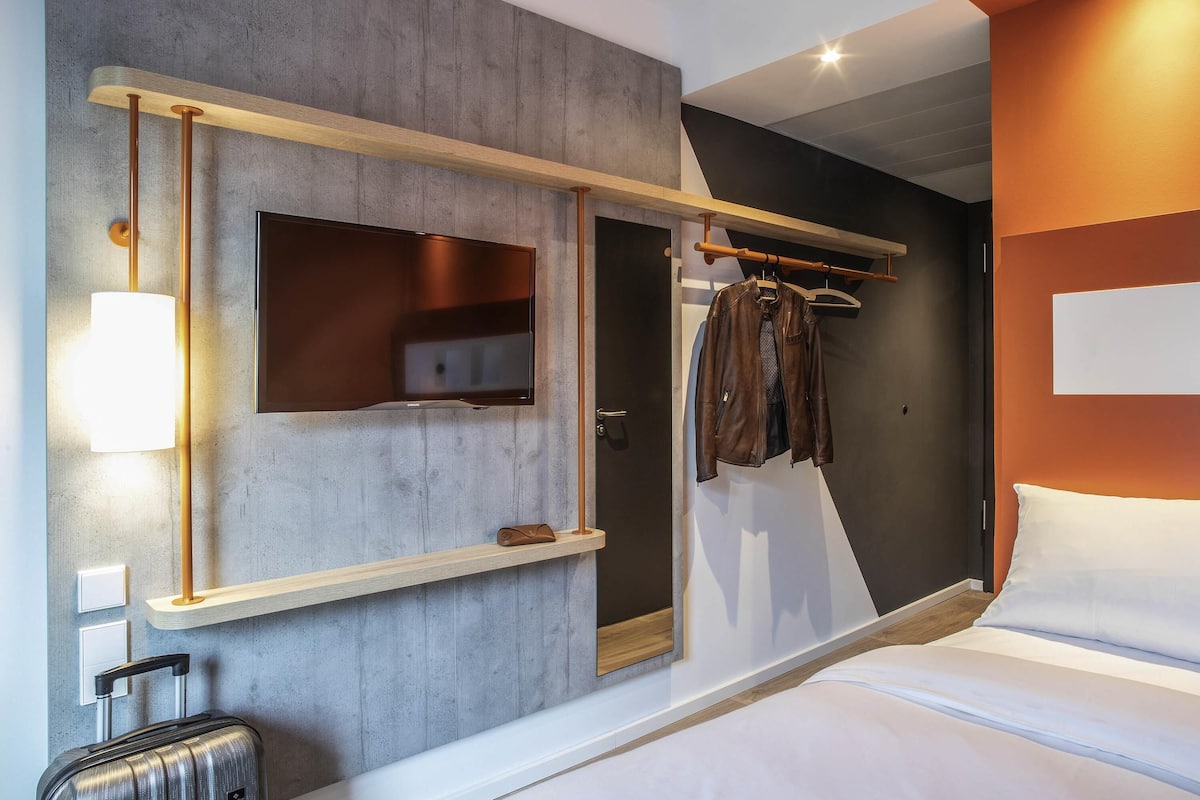 standard double room, 1 double bed | hypo-allergenic bedding, blackout curtains, soundproofing, free wifi