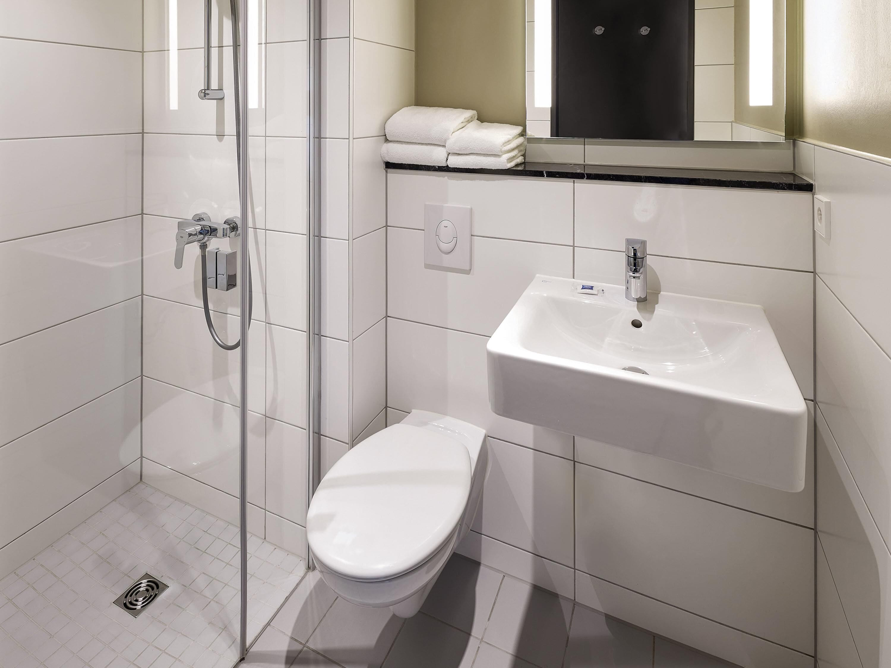 Standard Double Room, 1 Katil Kelamin (Double) | Peralatan tempat tidur hipoalergenik, langsir/tirai gelap terus 
