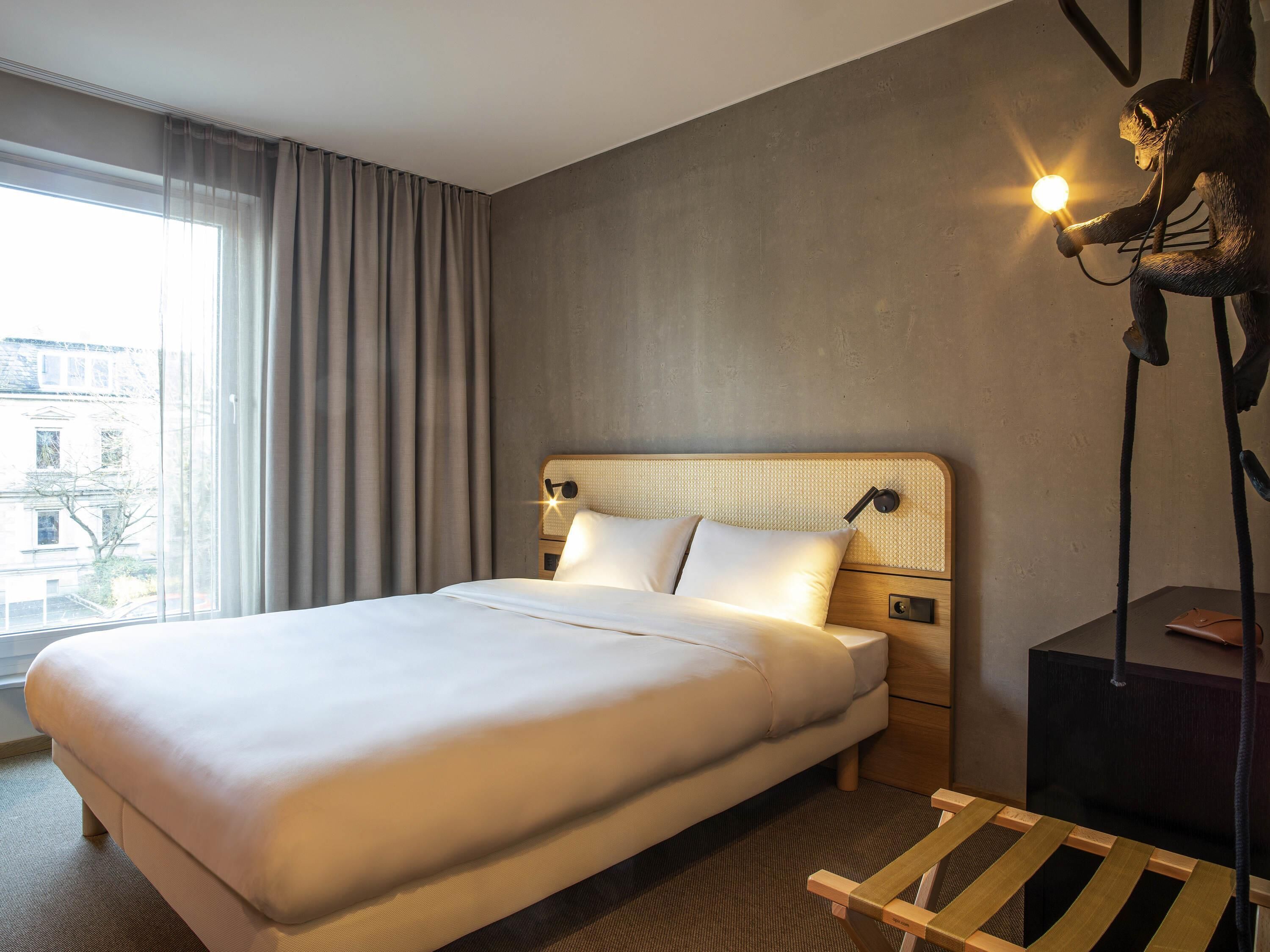 standard double room, 1 double bed | 1 bedroom, desk, blackout curtains, soundproofing