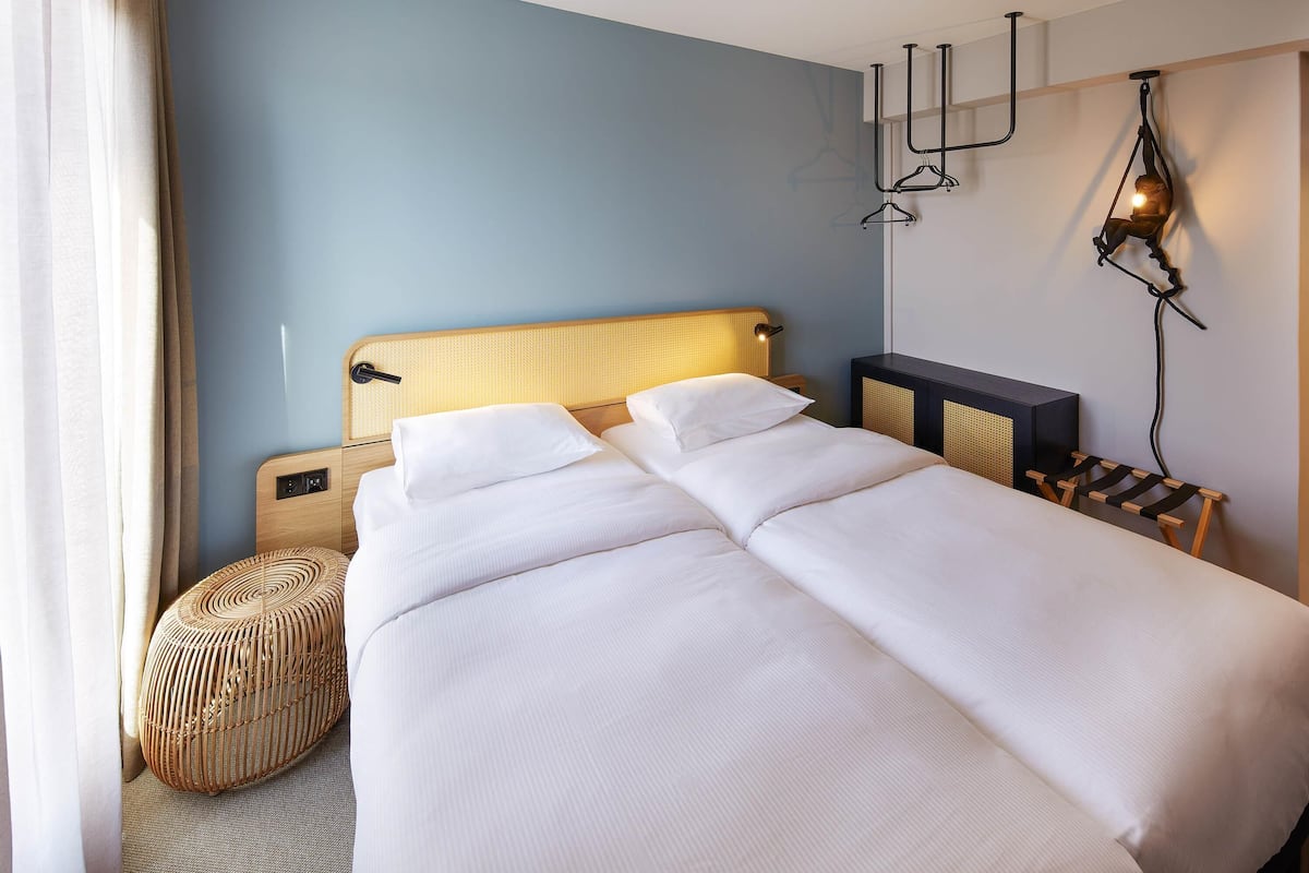 標準客房, 2 張單人床 | 書桌、遮光窗簾/窗簾、隔音、免費 Wi-Fi