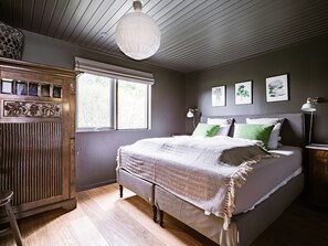 4 Schlafzimmer, Bügeleisen/Bügelbrett, WLAN, Bettwäsche