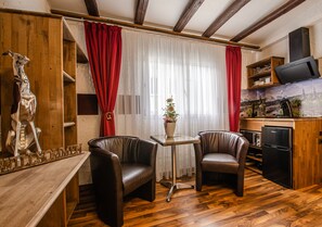 Studio (Haus Vonderbeck - Studio Burgblick) | Khu phòng khách | TV màn hình phẳng 82-cm có truyền hình cáp, TV