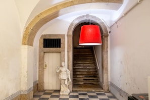Interior entrance - LeL Madalena GuestHouse (Lisbon)
