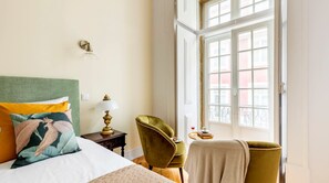 Executive Twin Room | Premium bedding, memory-foam beds, individually decorated - LeL Madalena GuestHouse (Lisbon)