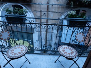 Superior Triple Room, Kitchen, City View (104) | Balcony - San Francesco Rooms L.T. (Palermo)