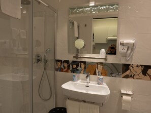 Superior Triple Room, Kitchen, City View (104) | Free minibar, in-room safe, individually furnished, desk - San Francesco Rooms L.T. (Palermo)