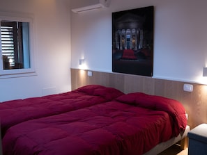 Habitación estándar doble, vistas a la ciudad (103) | Minibar con artículos gratuitos, caja fuerte, mobiliario individual