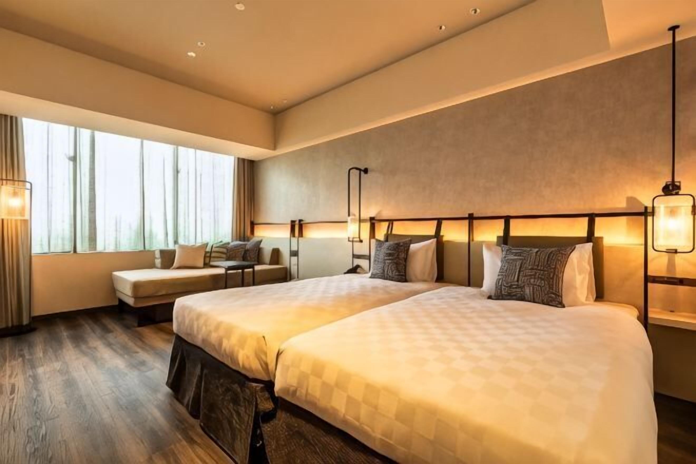 In-room safe, soundproofing, free WiFi, bed sheets