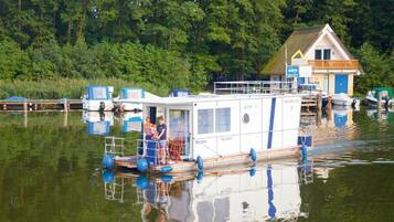 Febomobil 990 - Barrier-Free Houseboat | Terrace/patio