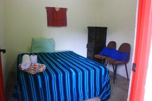 Desk, laptop workspace, free WiFi - Bed and Breakfast (Antigua Guatemala)