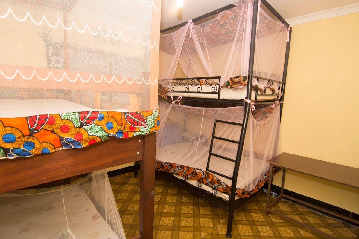 Quadruple Room | Free WiFi, bed sheets