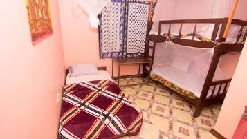 Free WiFi, bed sheets