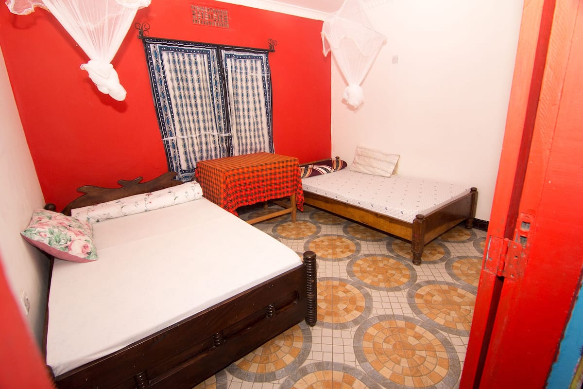 Twin Room | Free WiFi, bed sheets