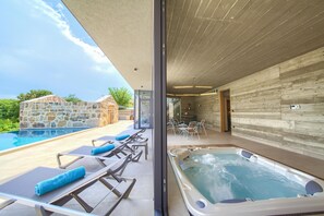 Luxury Villa, 2 Bedrooms | Private spa tub