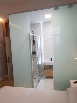 Desk, soundproofing, free WiFi - ARTBurgos (Burgos)