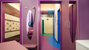 Design Double Room (Purple) | Premium bedding, individually decorated, desk, laptop workspace - Apartment Colours Prague Center (Prague)