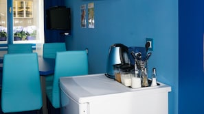 Design Quadruple Room (Blue) | Room amenity