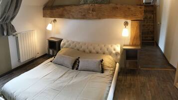 1 bedroom, individually decorated, individually furnished, soundproofing