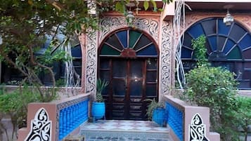 Entrada al alojamiento