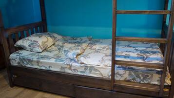 Shared Dormitory, Mixed Dorm (Bed) | In-room safe, free WiFi, bed sheets