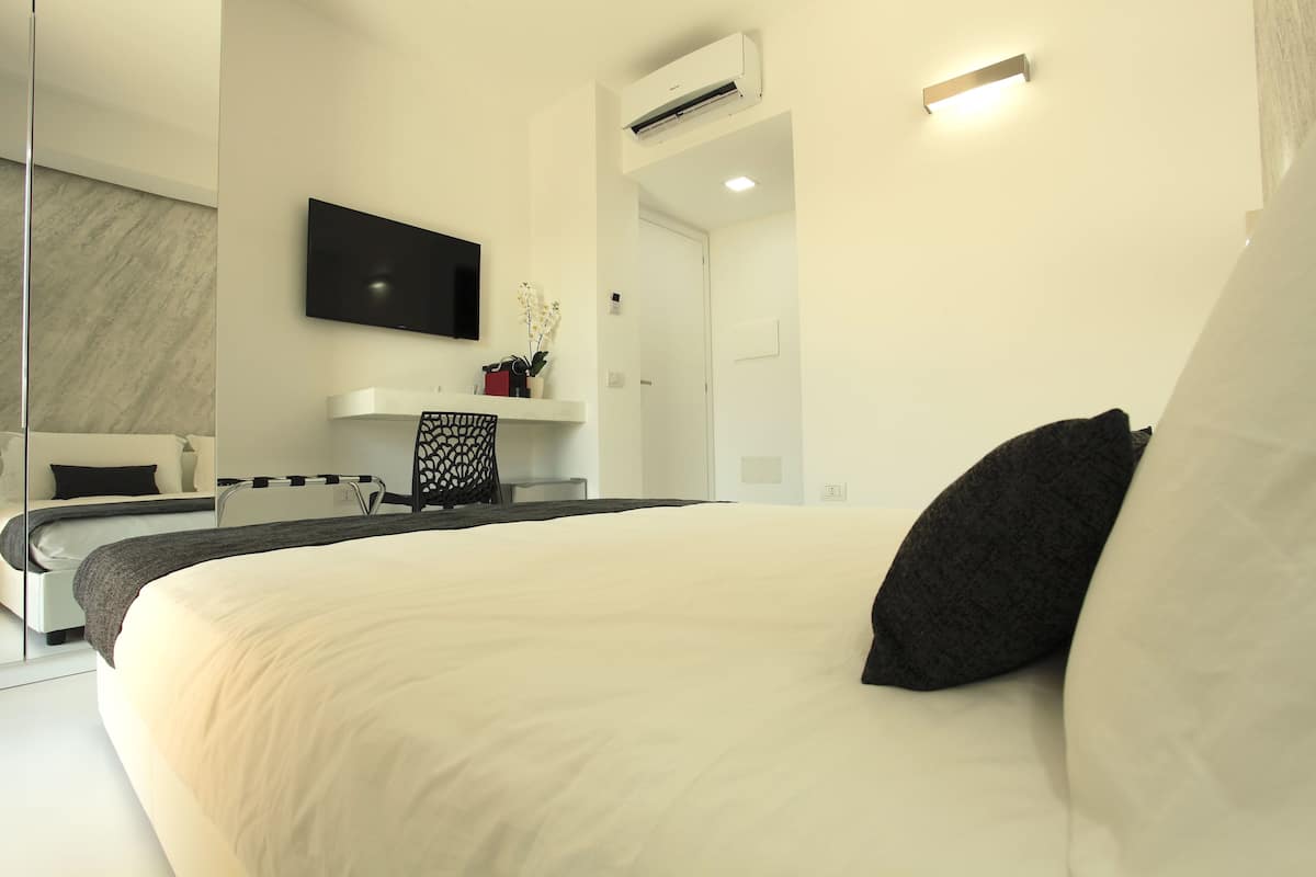Standard Double Room, Balcony, City View | 1 bedroom, Egyptian cotton sheets, premium bedding, memory-foam beds