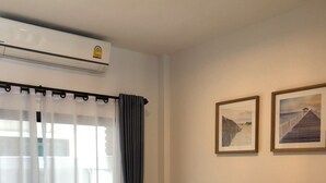 Two-Bedroom Townhouse | Spisning på værelset